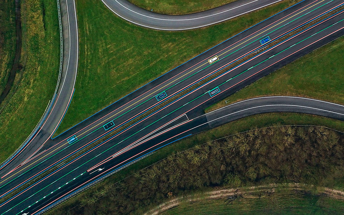 Birds' eye view of a road segmented, illustrating aiDrive 3.0 solution